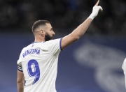 南宫体育-包含皇家马德里发布备战花絮，赛前迎来里程碑，NBA常规赛任务艰巨，医务组通报恢复的词条