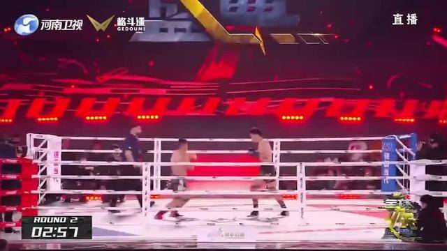  拳击赛场再起风云：闽南青龙队险胜东海火狐队，赛场气氛火爆赛季拐点或已出现