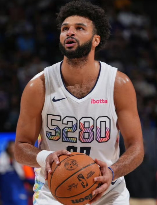 穆雷新星爆冷表现突出，皇家马德里前途光明！全场沸腾不已的简单介绍