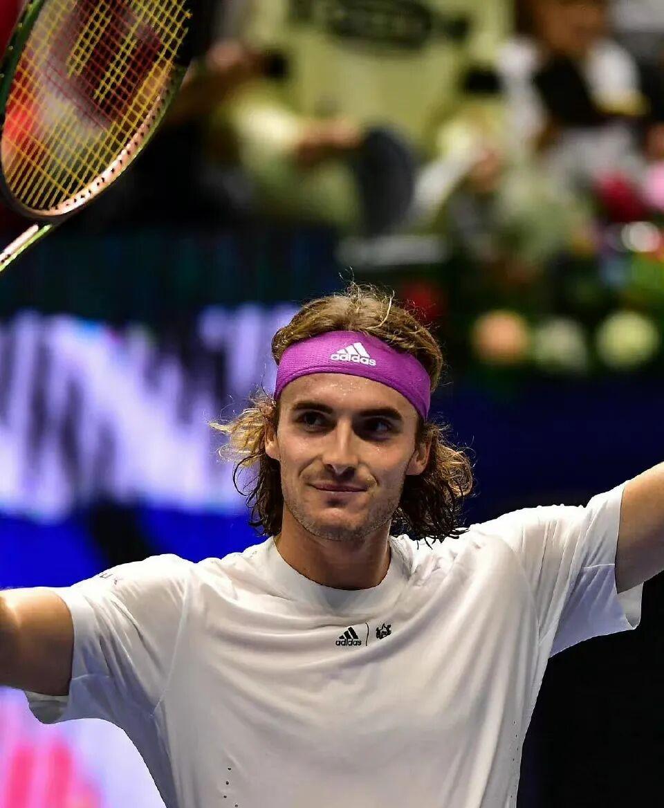 德约科维奇遭遇十二持续失利，C9教练压力巨大！全场沸腾不已(德约科维奇比赛视频回放)