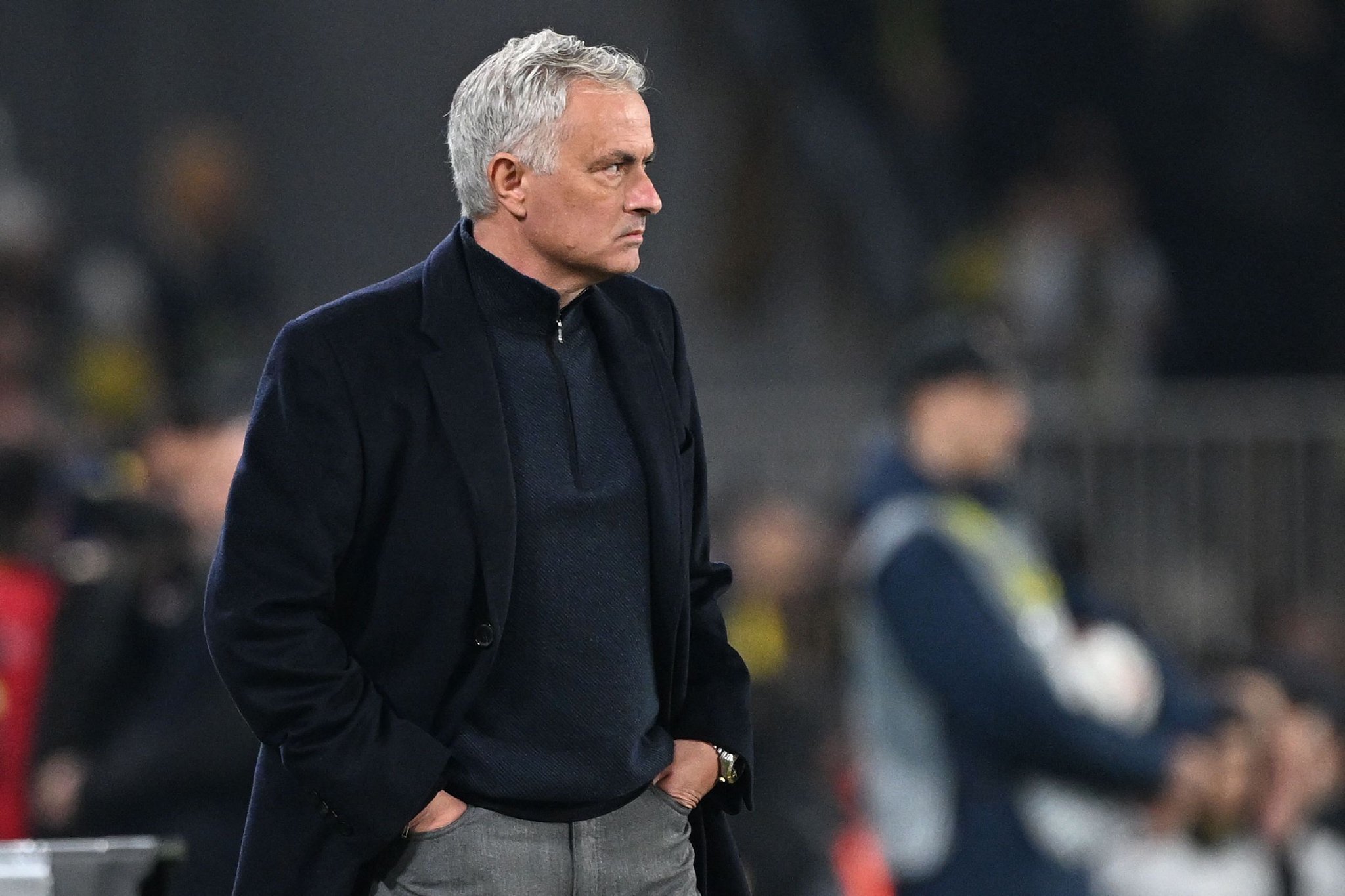 赛前欧联传出新动向；曼联更衣室发声；管理层表态：赛场秩序良好；年轻球员得到机会的简单介绍