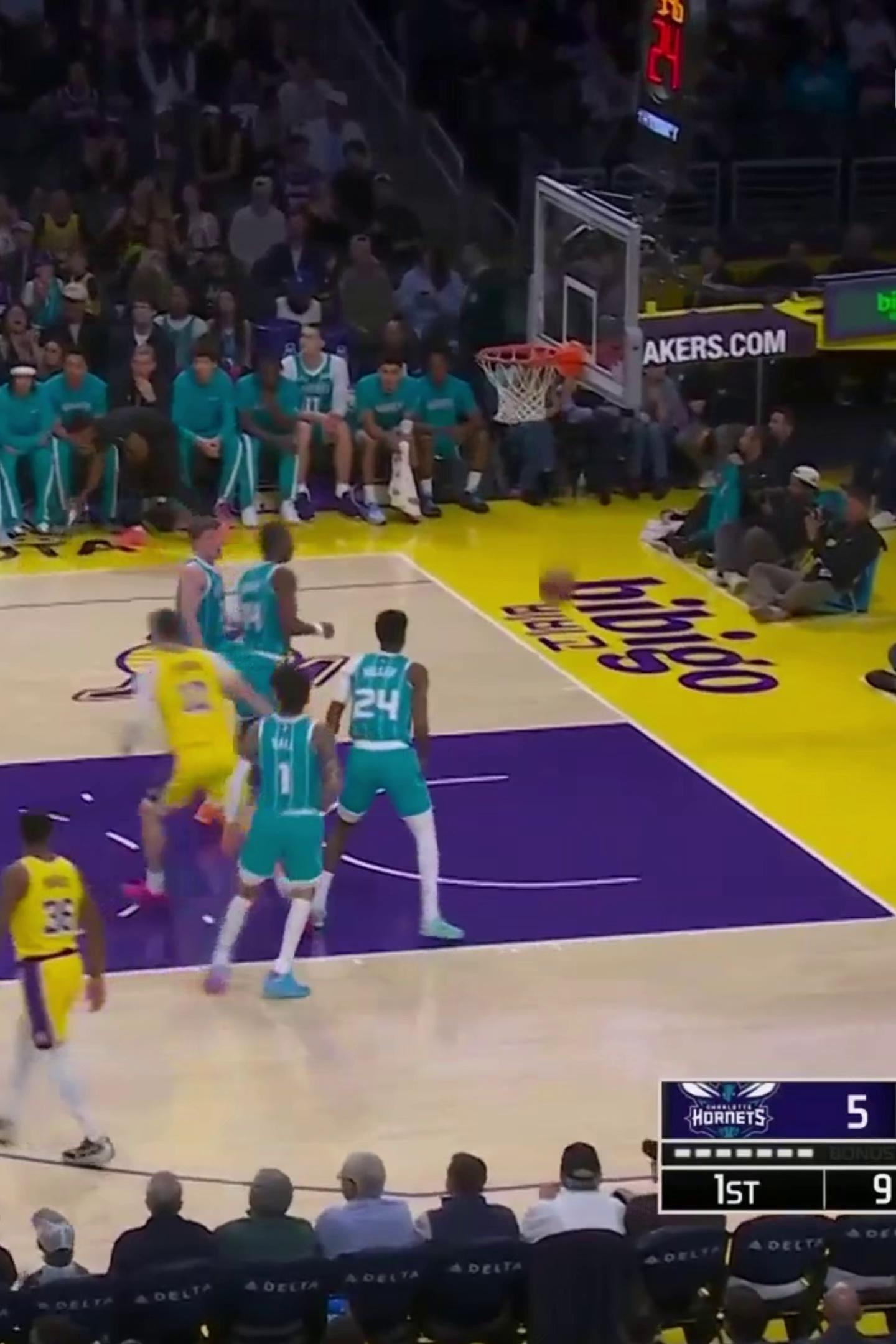 东契奇回归赛场，大胜首场状态亮眼，拜仁观众沸腾！的简单介绍